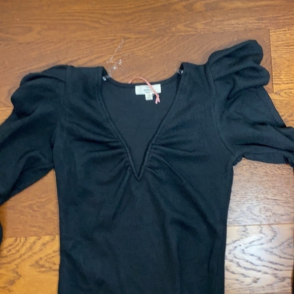 𝅺SUPER sexy bodysuit with pointy shoulders - Picture 7 of 8